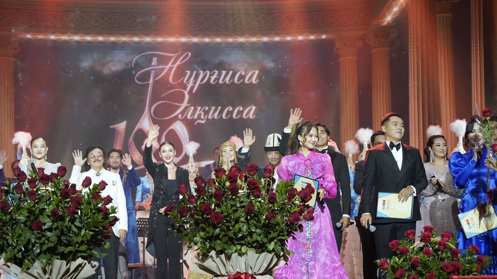 العاۋسىز دوستىقتىڭ التىن كوپىرى: ەلارالىق جاستار مادەني فورۋمى