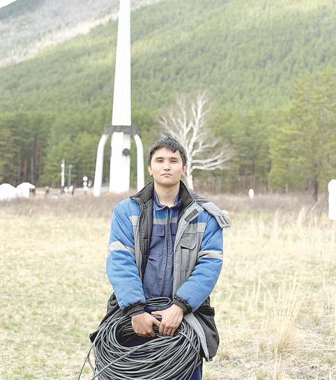 ماماندىعىن ماقتان تۇتادى