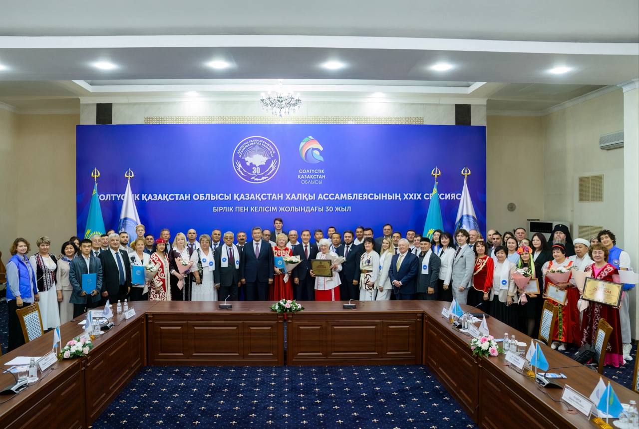 بىرلىككە قىزمەت ەتكەندەر ماراپاتتالدى