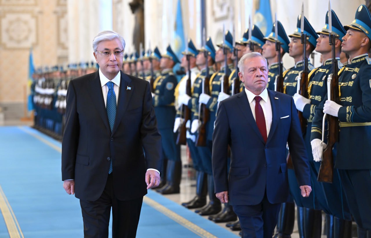 اقوردادا يوردانيا حاشيميت كورولدىگىنىڭ كورولىن سالتاناتتى قارسى الۋ ءراسىمى ءوتتى