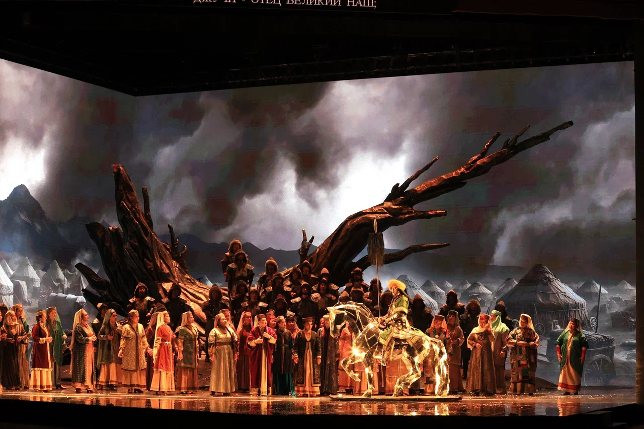 قازاندا «حان سۇلتان. التىن وردا» وپەراسىنىڭ پرەمەراسى ءوتتى