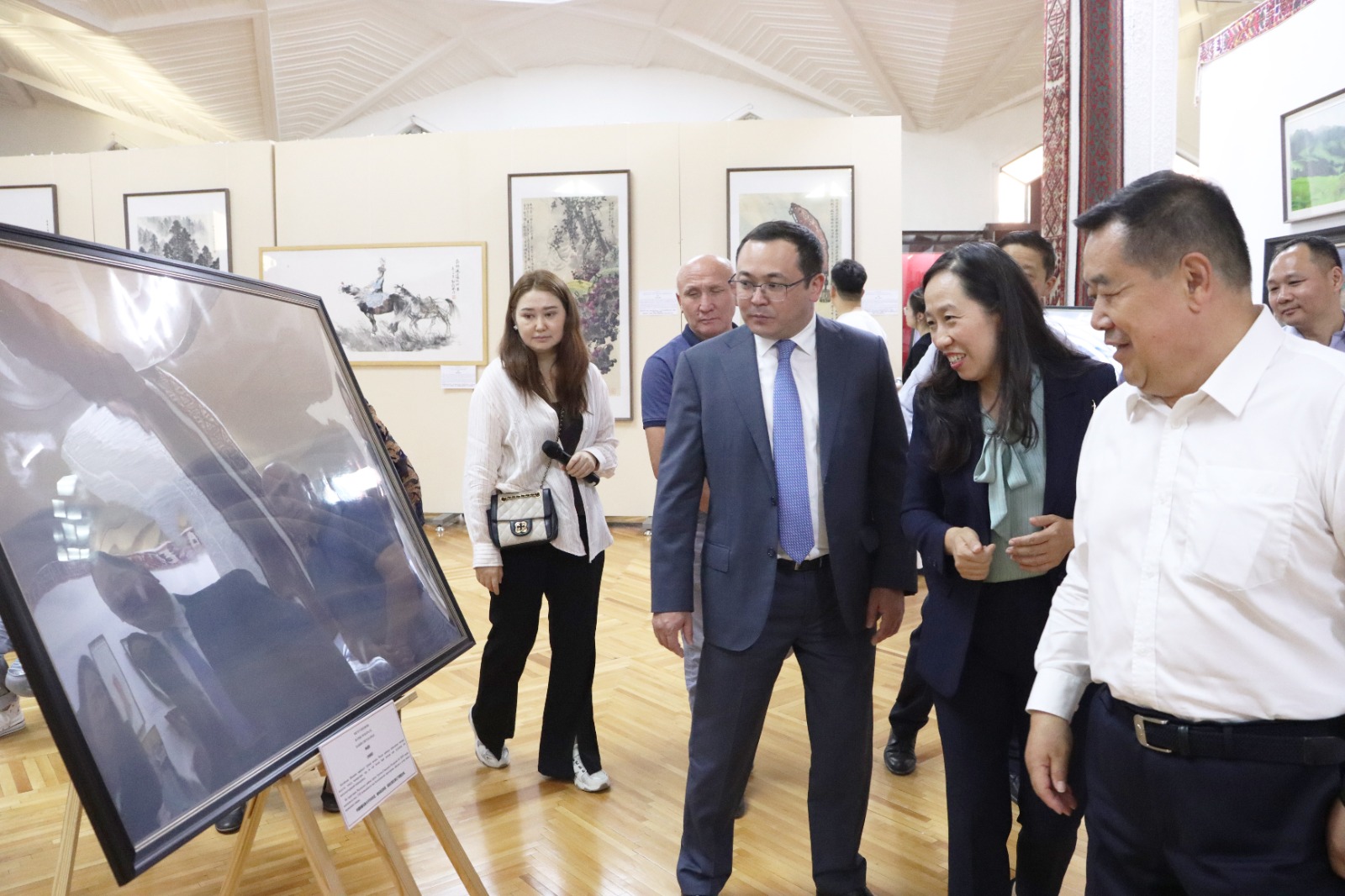 قىتاي شەبەرلەرىنىڭ قولتاڭباسى الماتىدا