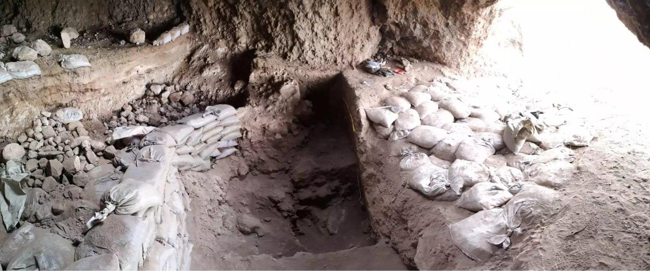 ەرەكشە تاس قۇرالدار