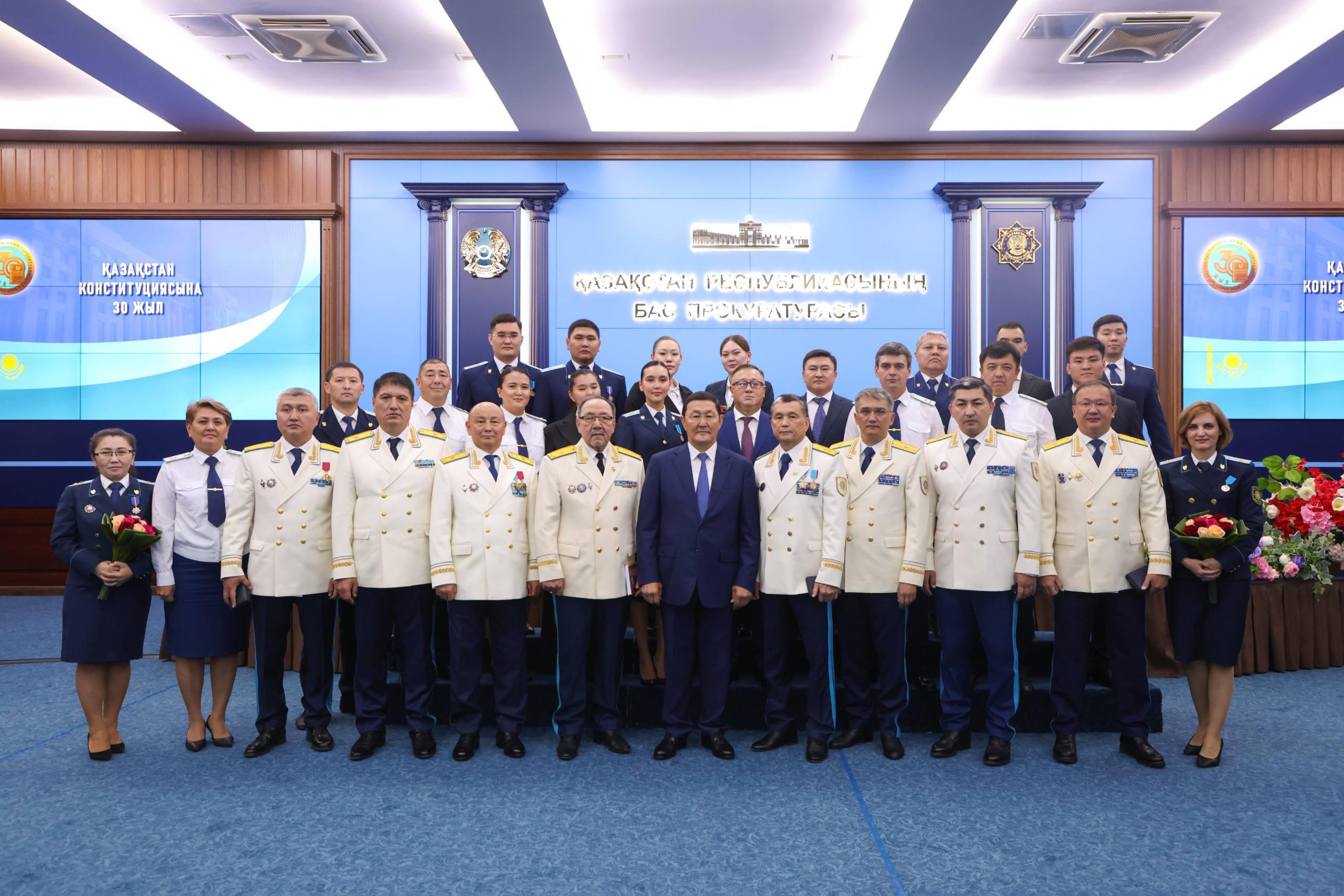 باس پروكۋراتۋرادا كونستيتۋتسيا كۇنىنە ارنالعان سالتاناتتى جيىن ءوتتى