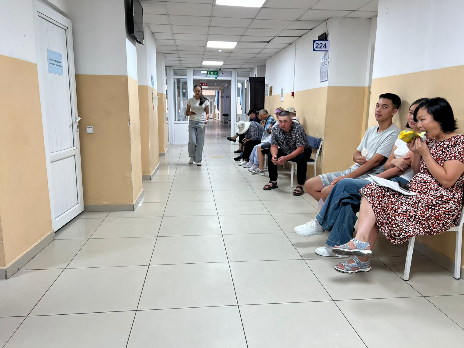 تۇرعىندار دەنساۋلىعىن تەكسەردى