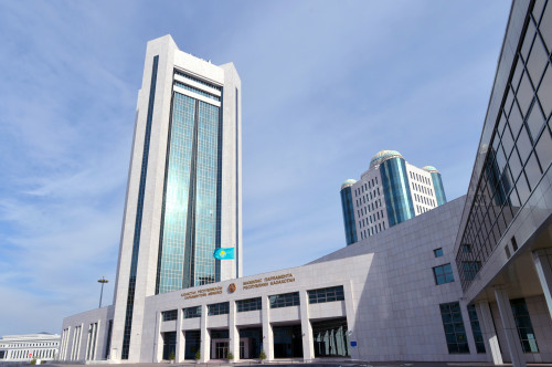 VIII شاقىرىلىمداعى پارلامەنتتىڭ ءتورتىنشى سەسسياسى اشىلدى