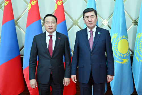 موڭعوليانىڭ  ۇلى مەملەكەتتىك حۋرالىنىڭ توراعاسى قازاقستانعا رەسمي ساپارمەن كەلدى