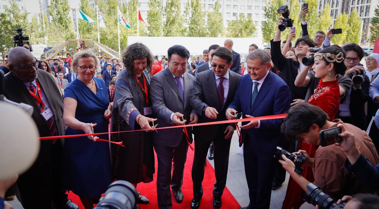 العاشقى حالىقارالىق كامپۋس