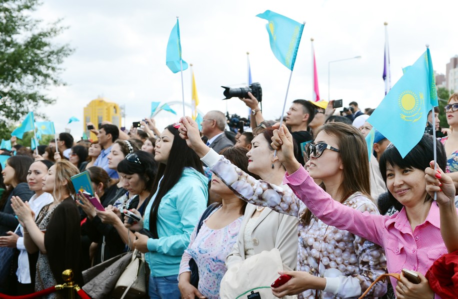 «ەڭ باستىسى, ناقتى ءىس»