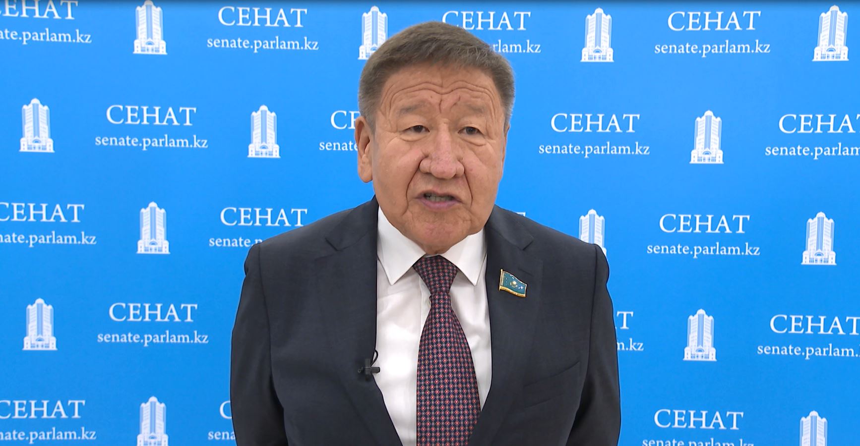 پرەزيدەنت جولداۋىندا ءوندىرىستى دامىتۋ مەن ينۆەستيتسيا تارتۋ باستى باعىت رەتىندە بەلگىلەندى - سەناتور