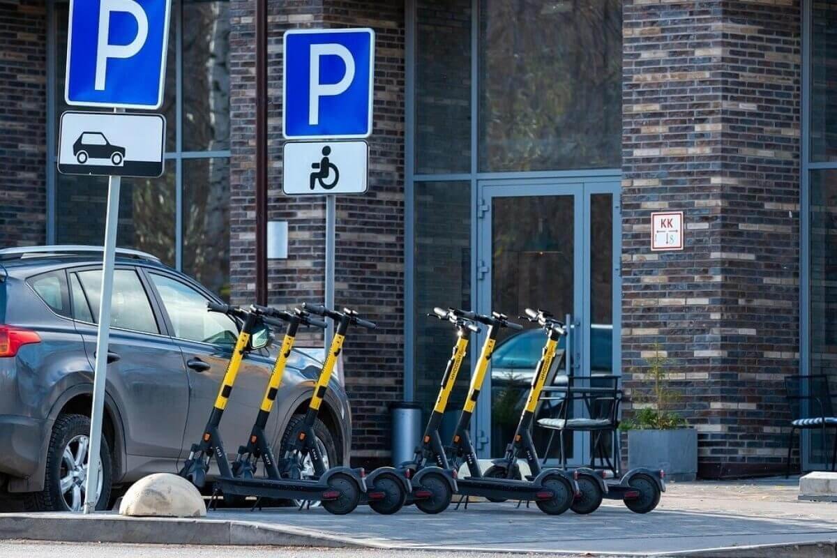 الماتىدا ساموكات مىنگەن جىگىت ەسكەرتۋ جاساعان ەر ادامنىڭ كوزىن شىعارىپ جىبەردى