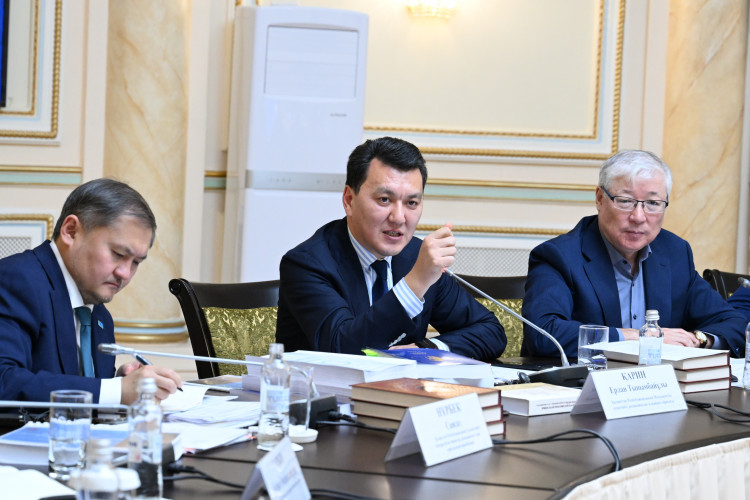 قازاقستان تاريحىنىڭ ەكىنشى تومى باسپاعا جىبەرىلدى