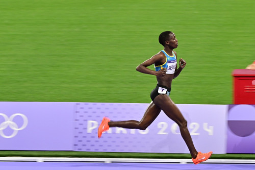 قازاقستاندىق جەڭىل اتلەت الەم چەمپيوناتىنىڭ فينالىنا شىقتى