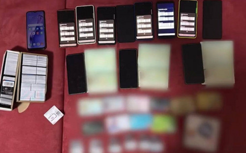 الاياقتاردى SIM-كارتالارمەن قامتاماسىز ەتكەن توپ ۇستالدى