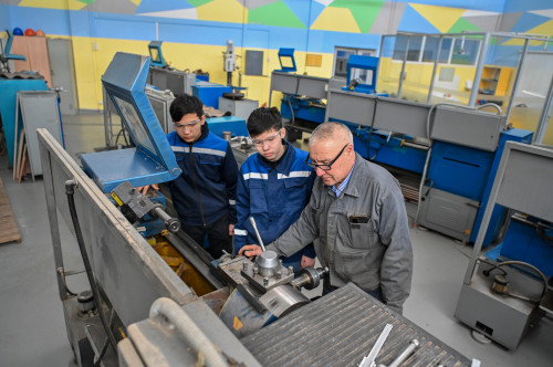 كوللەدج تۇلەكتەرىنە سۇرانىس جوعارى