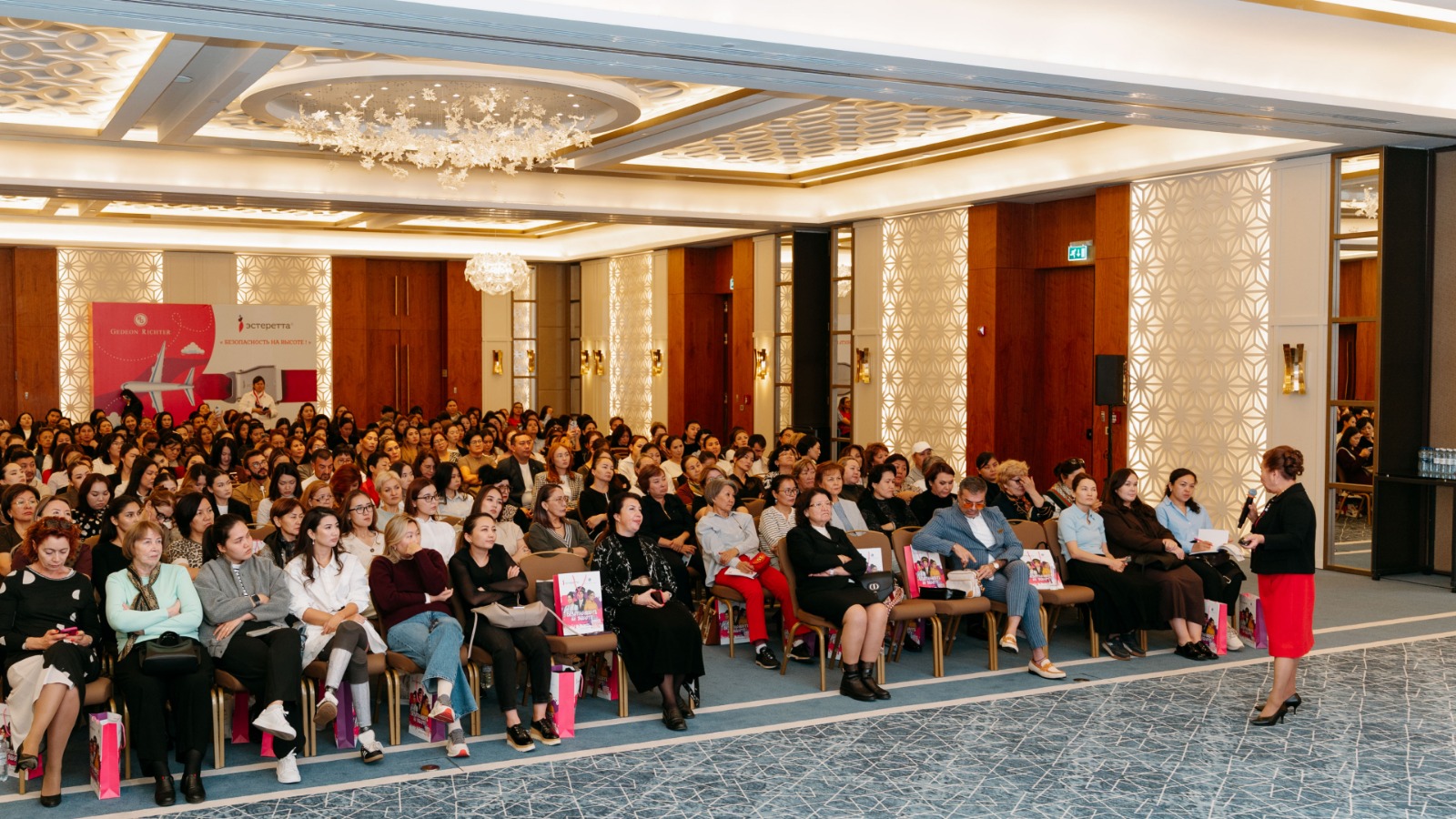 قازاقستاندا ايەلدەر دەنساۋلىعىنا ارنالعان يننوۆاتسيالىق قۇرال قولجەتىمدى بولدى: سەنىمدىلىك پەن قاۋىپسىزدىكتىڭ جاڭا دەڭگەيى