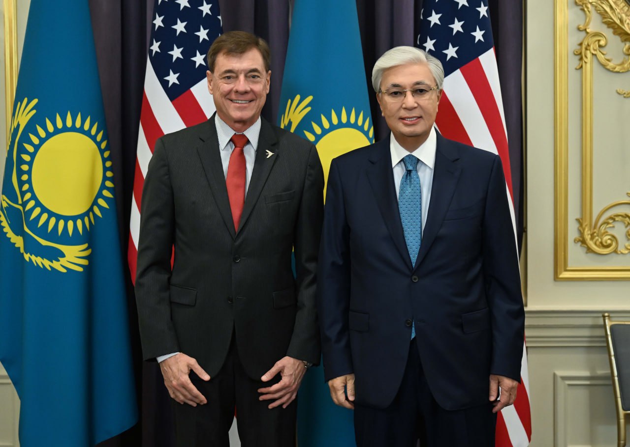 قاسىم-جومارت توقاەۆ Embraer كومپانياسىنىڭ پرەزيدەنتى فرانسيسكو گومەس نەتومەن كەزدەستى