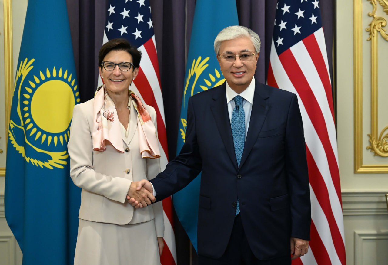 پرەزيدەنت سitigroup كومپانياسىنىڭ باس اتقارۋشى ديرەكتورى دجەين فرەيزەردى قابىلدادى