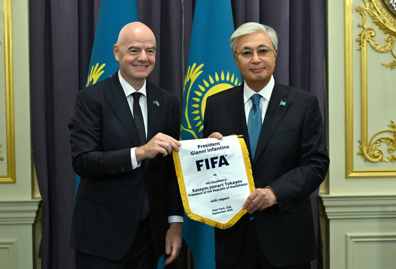 مەملەكەت باسشىسى FIFA پرەزيدەنتىن قابىلدادى