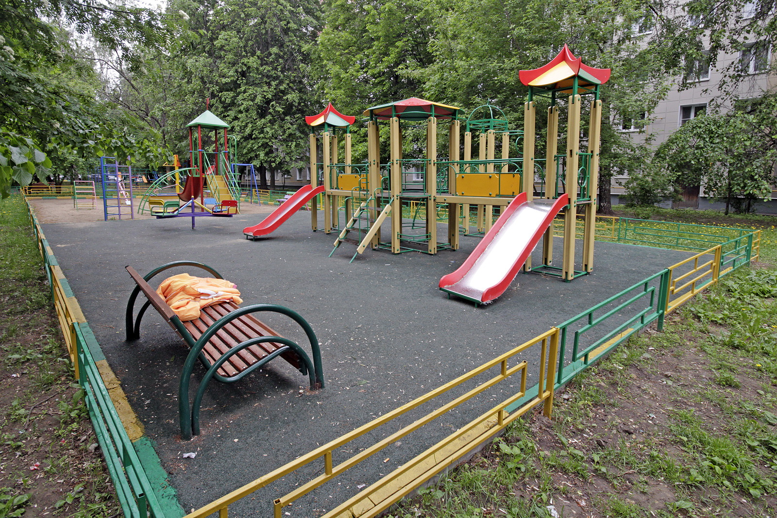 اتىراۋدا ەر ادام 9 جاستاعى بالانى ويىن الاڭىندا سوققىعا جىققان