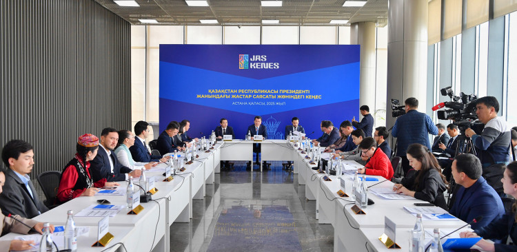 ناشاقورلىققا قارسى كۇرەس قارقىندى