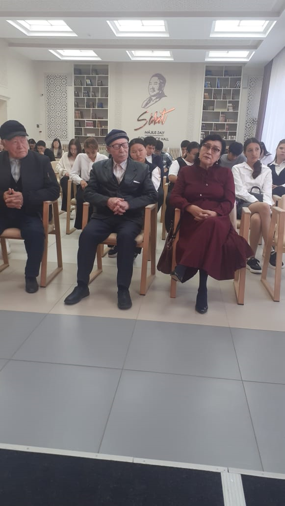 اقىن-جازۋشىلارعا ارنالعان كەش