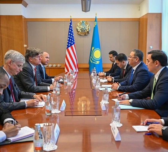 ەكىجاقتى كەزدەسۋلەر وتكىزدى