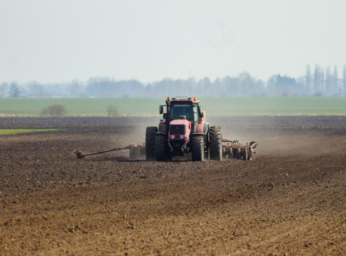 جامبىل وبلىسىنداعى شارۋاشىلىقتار بانكروت بولۋدىڭ الدىندا تۇر - دەپۋتات