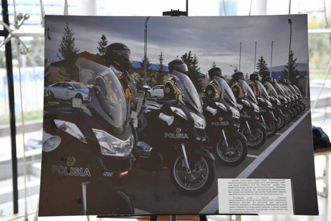 ەلوردادا «زاڭ مەن ءتارتىپ» فوتوكورمەسى ءوتتى