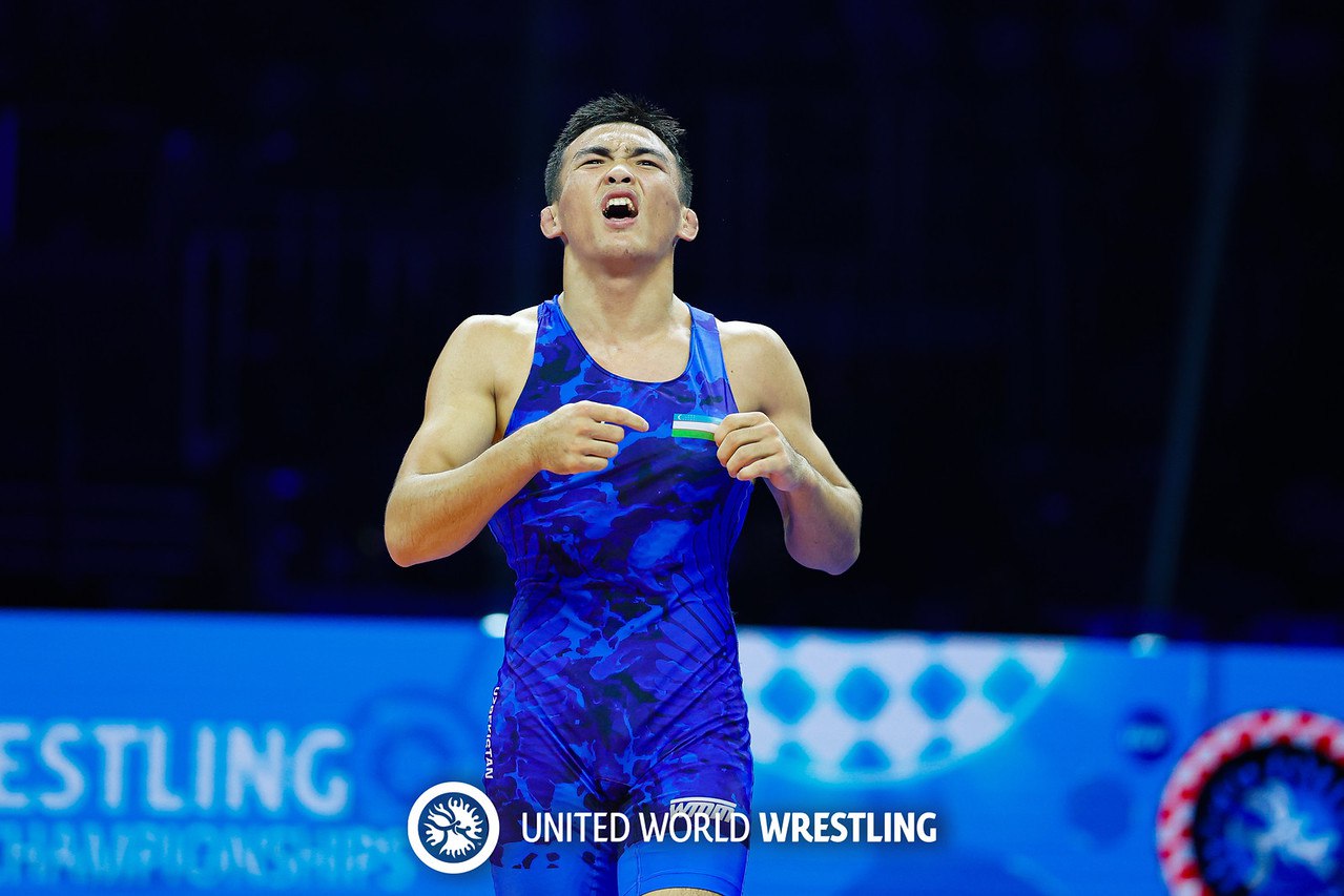 وزبەكستان پرەزيدەنتى قازاق بالۋانىنا پاتەر سىيلادى