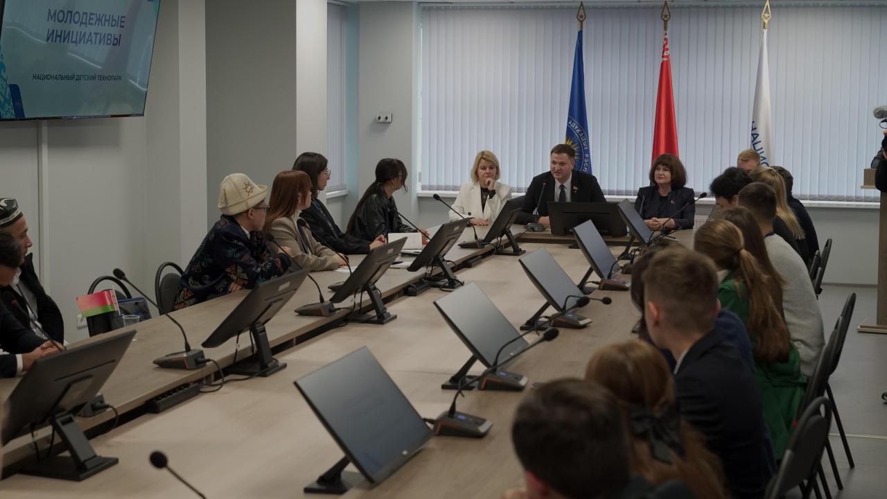 قازاقستان دەلەگاتسياسى حالىقارالىق III جاستار فورۋمىنا قاتىستى