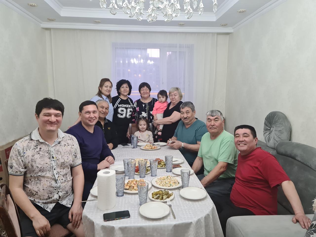 كەنشىلەر اۋلەتى