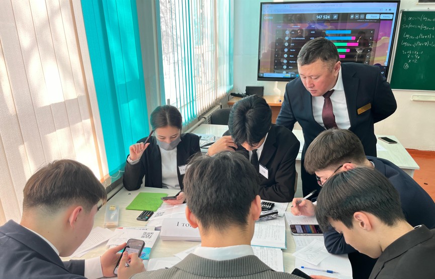 جاۋاپكەرشىلىك جۇگىن سەزىنگەن ۇستاز