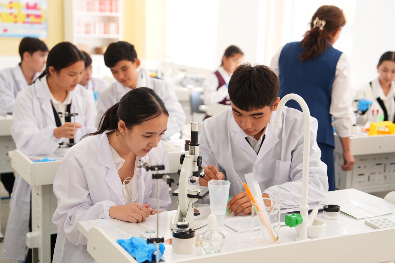 «كەلەشەك مەكتەپ» سوزاقتاعى ەسكى ءبىلىم ورداسىنىڭ ورنىن باستى