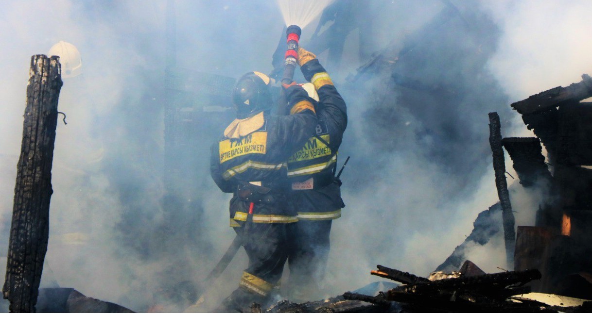 بىرنەشە ادامدى ءورت قويىپ ولتىرگەن كۇدىكتى ۇستالدى