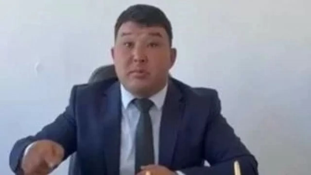 شقو-دا تۇرعىندارعا بەيادەپ ءسوز ايتقان اۋىل اكىمىنە قاتىستى تەكسەرۋ باستالدى