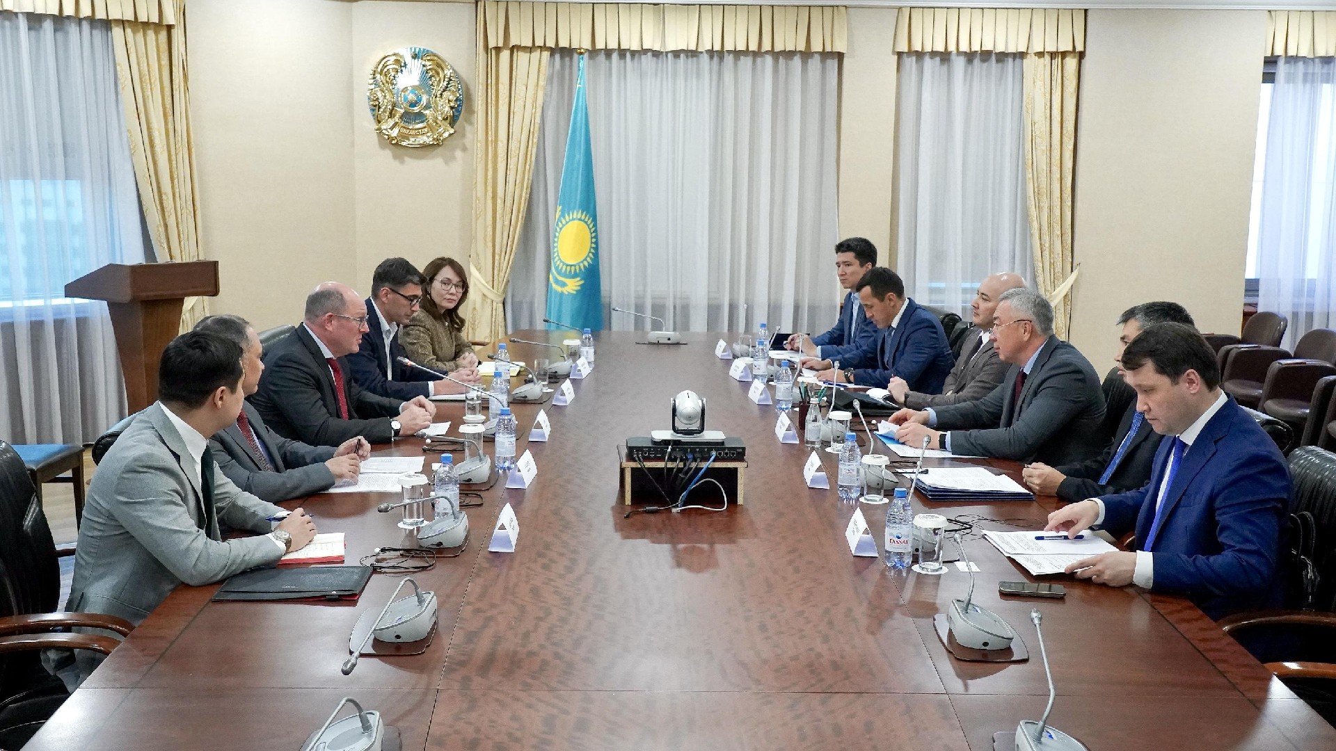 تاۋارلاردى تسيفرلىق تاڭبالاۋ ماسەلەسى تالقىلاندى