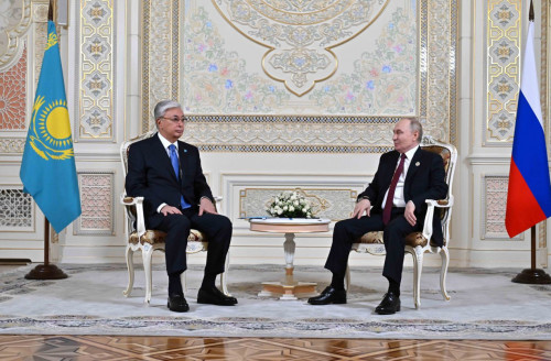 ق.توقاەۆ دۋشانبەدە ۆلاديمير پۋتينمەن كەزدەستى