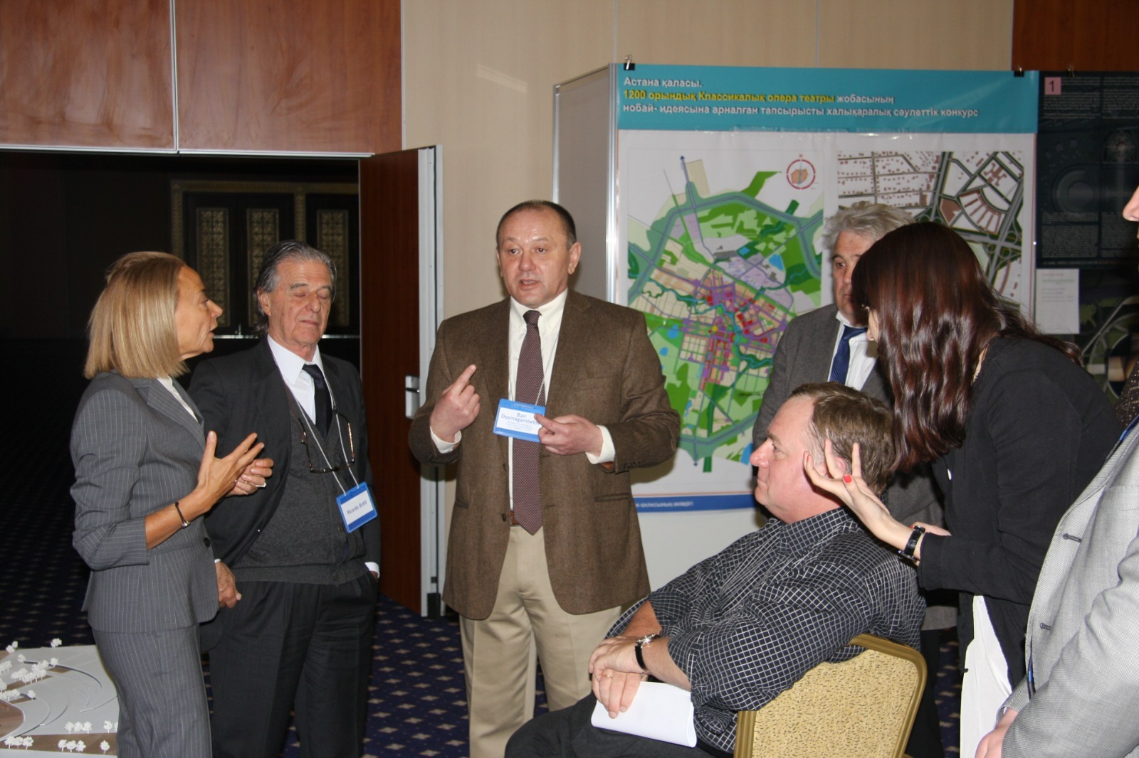 استانا ساۋلەتىندە قولتاڭباسى قالدى...