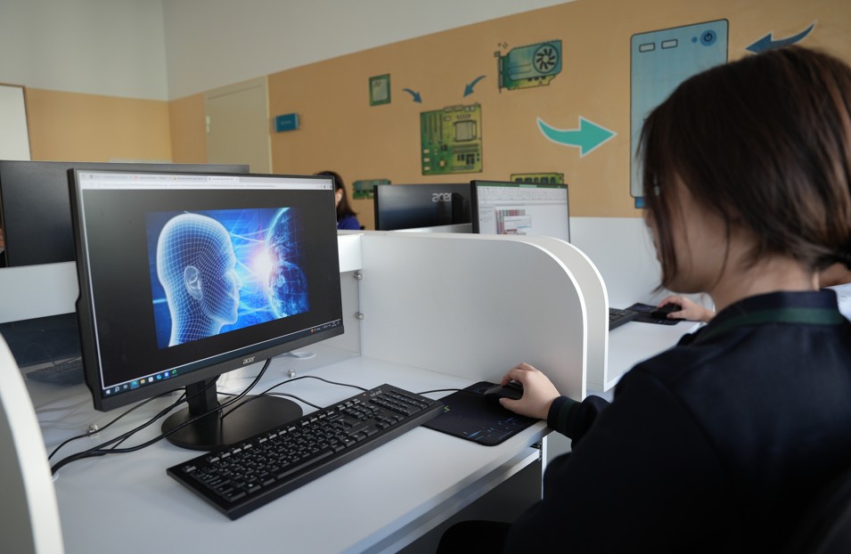 مەكتەپ جانە جاساندى ينتەللەكت