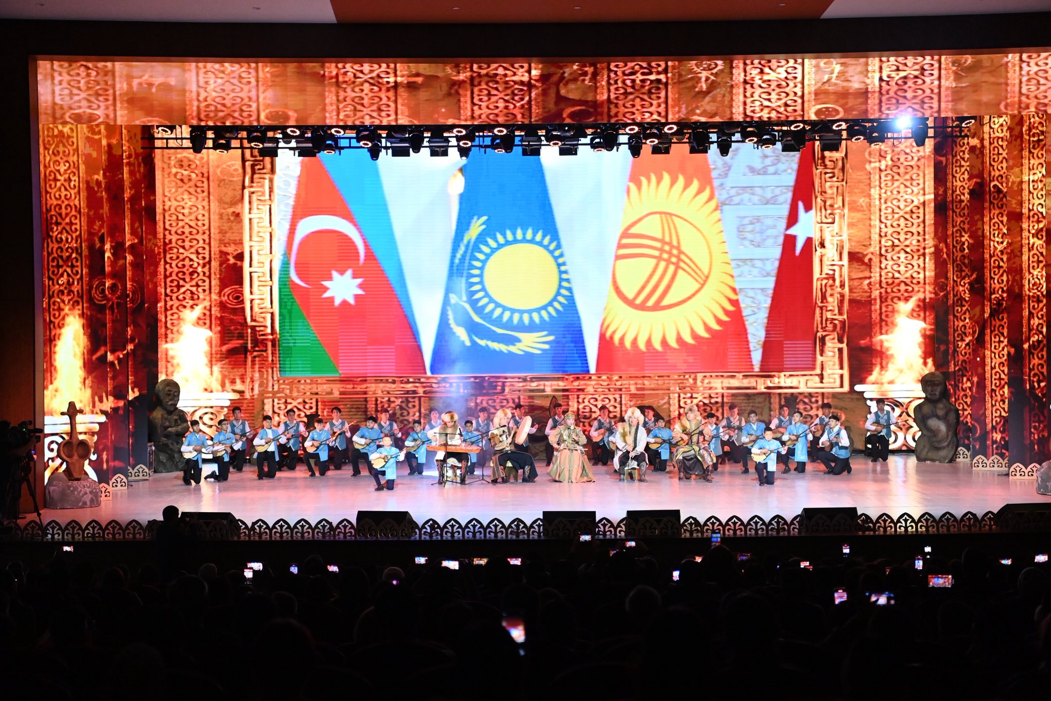 سىرداعى كونە ساز كۇمبىرى