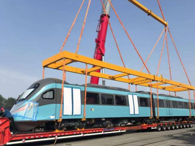 ەلورداعا LRT-نىڭ تاعى ەكى جىلجىمالى قۇرامى جەتكىزىلدى