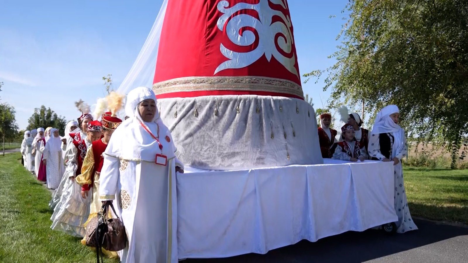 تۇركىستاندا تىگىلگەن ساۋكەلە رەكوردتار كىتابىنا ەندى