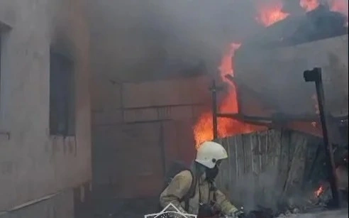 استانادا تۇرعىن ۇيدەن ءورت شىقتى: تجم 9 ادامدى ەۆاكۋاتسيالادى