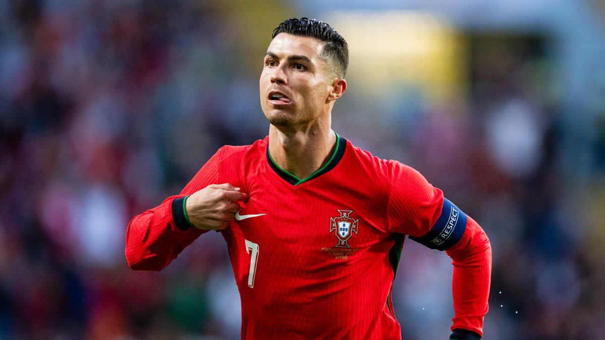 رونالدۋ دۋبل جاساپ, مانسابىنداعى گول سانىن 952-گە جەتكىزدى