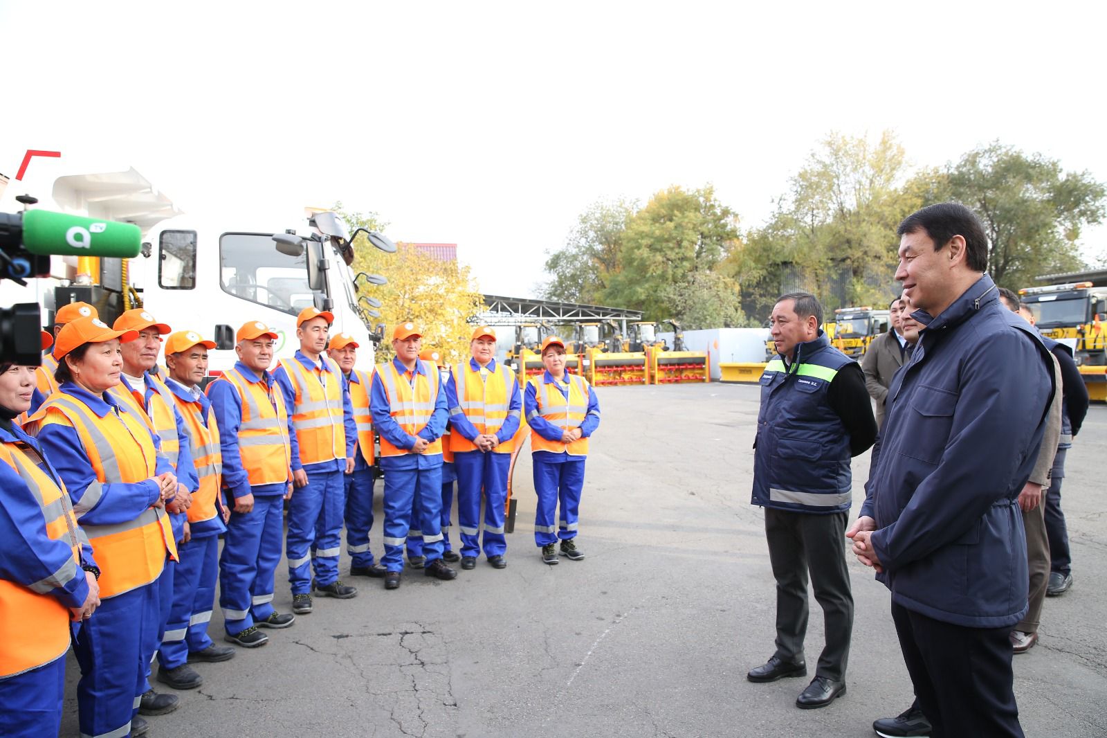 «الماتى تازالىق» جۇمىسشىلارىنىڭ جالاقىسى ءوستى