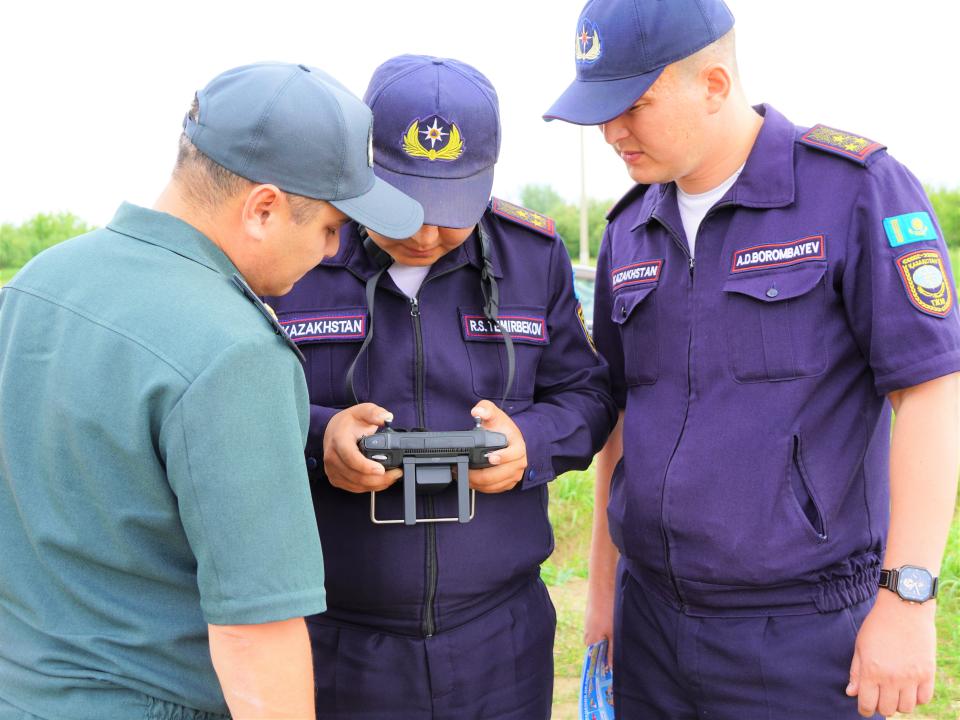 تەحنولوگيا ءداۋىرى: قۇتقارۋشىلار جانە جاساندى ينتەللەكت