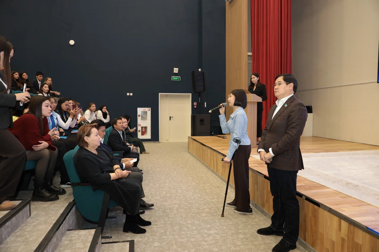 استانادا "Jas Republic Cup II" دەبات ءتۋرنيرىنىڭ فينالى ءوتىپ جاتىر