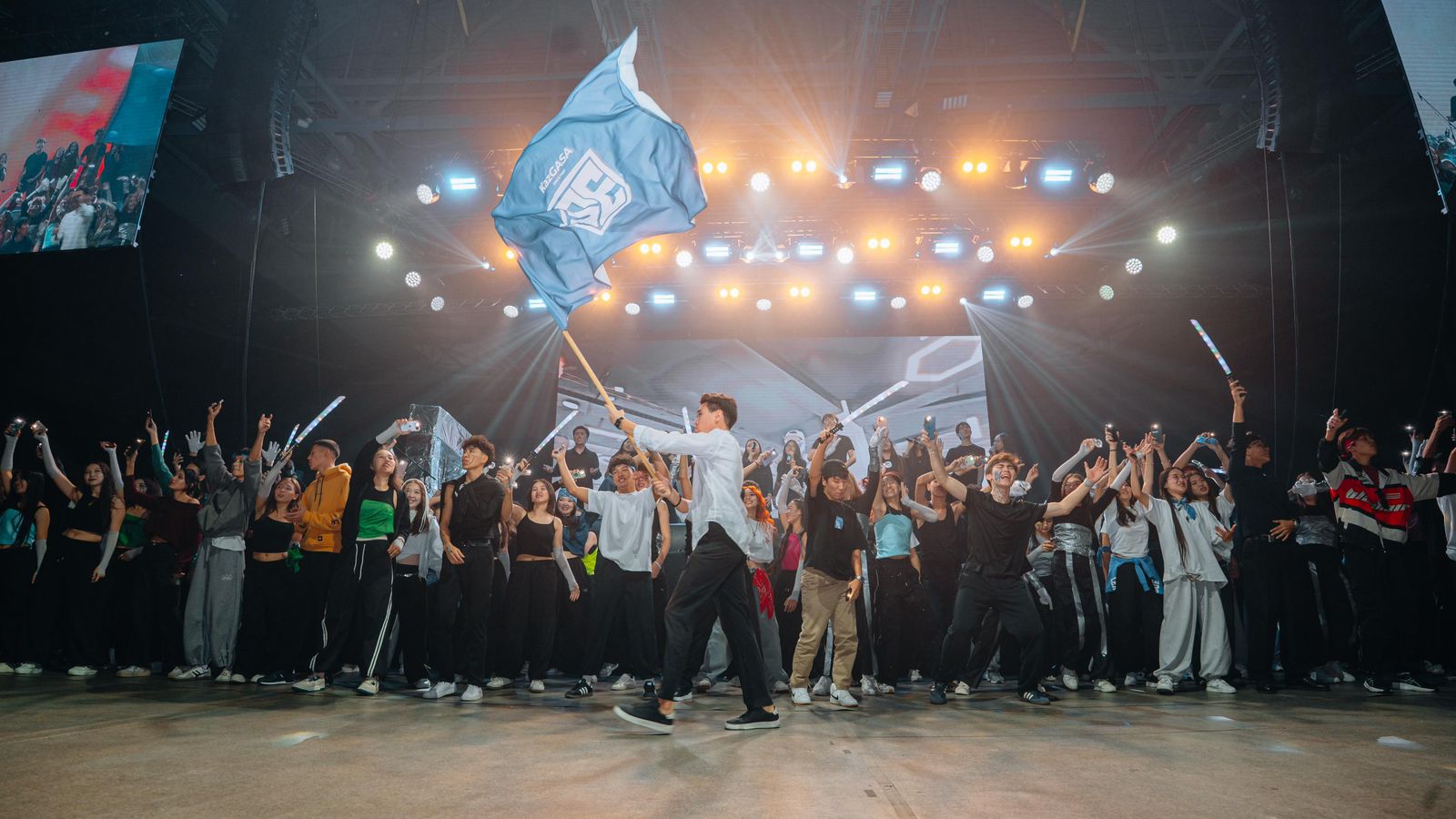 الماتىدا ستۋدەنتتەر قاتارىنا قابىلداۋ كەشتەرى قالاي وتۋدە؟