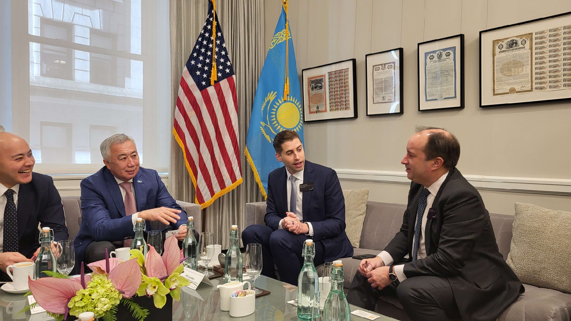 نيۋ-يورك قور بيرجاسىنا باردى